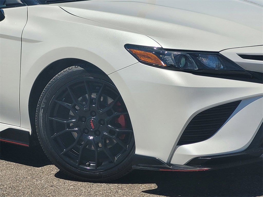 2020 Toyota Camry XSE V6 photo 9