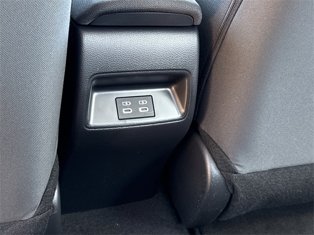 2025 Toyota Corolla LE photo 13