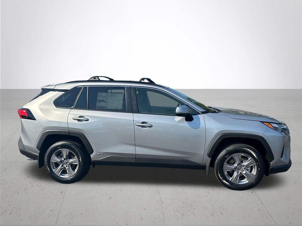 2025 Toyota RAV4 Hybrid XLE photo 6