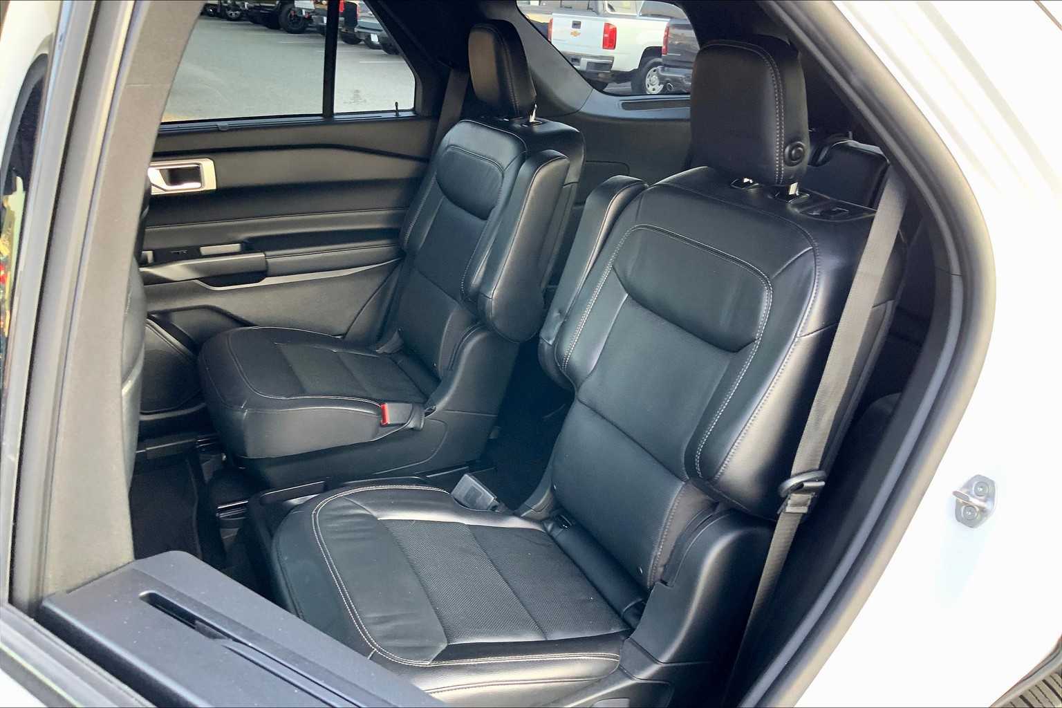 2020 Ford Explorer Limited photo 19