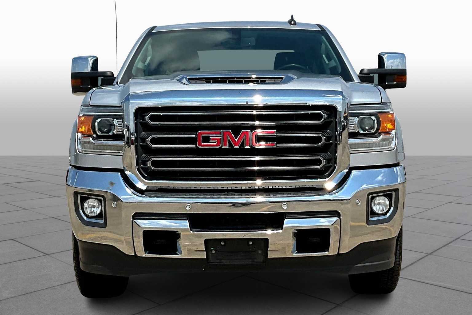 2019 Gmc Sierra HD SLT photo 3