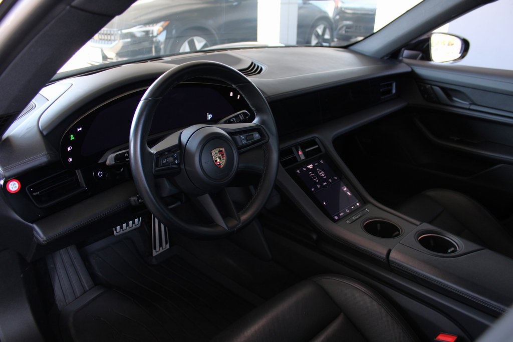 2024 Porsche Taycan Base photo 3