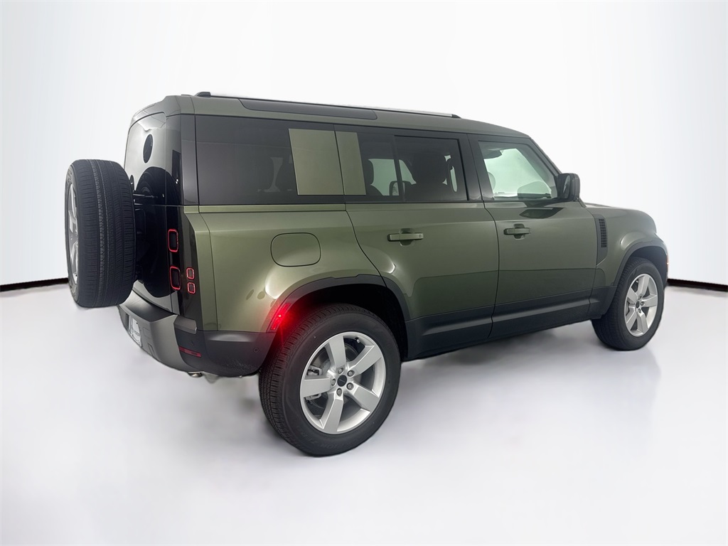 2026 Land Rover Defender 110 S photo 3