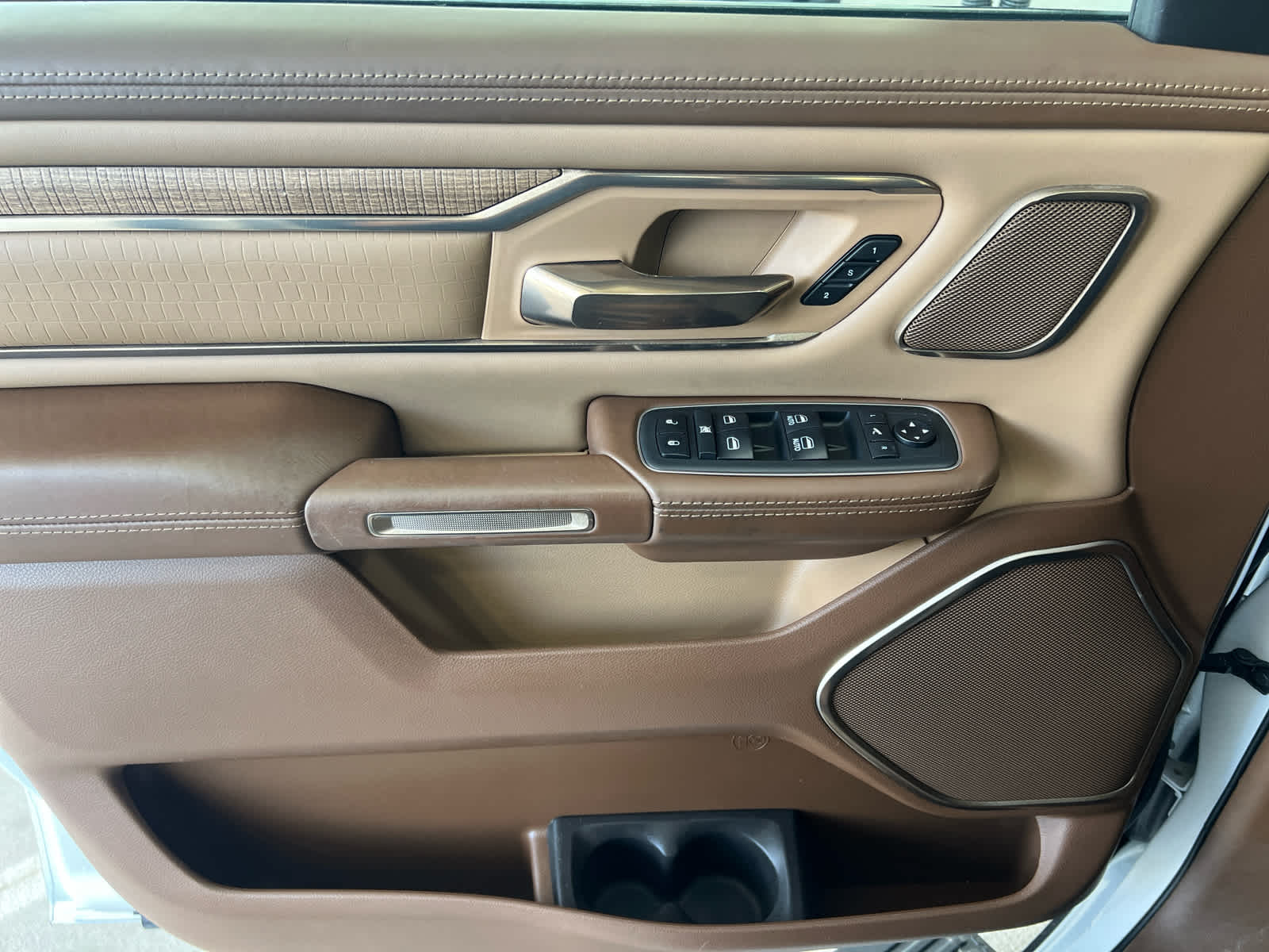2020 Ram 1500 Longhorn photo 22