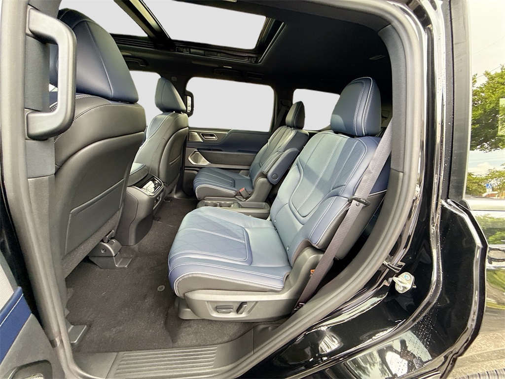 2026 Infiniti QX80 Sensory photo 26