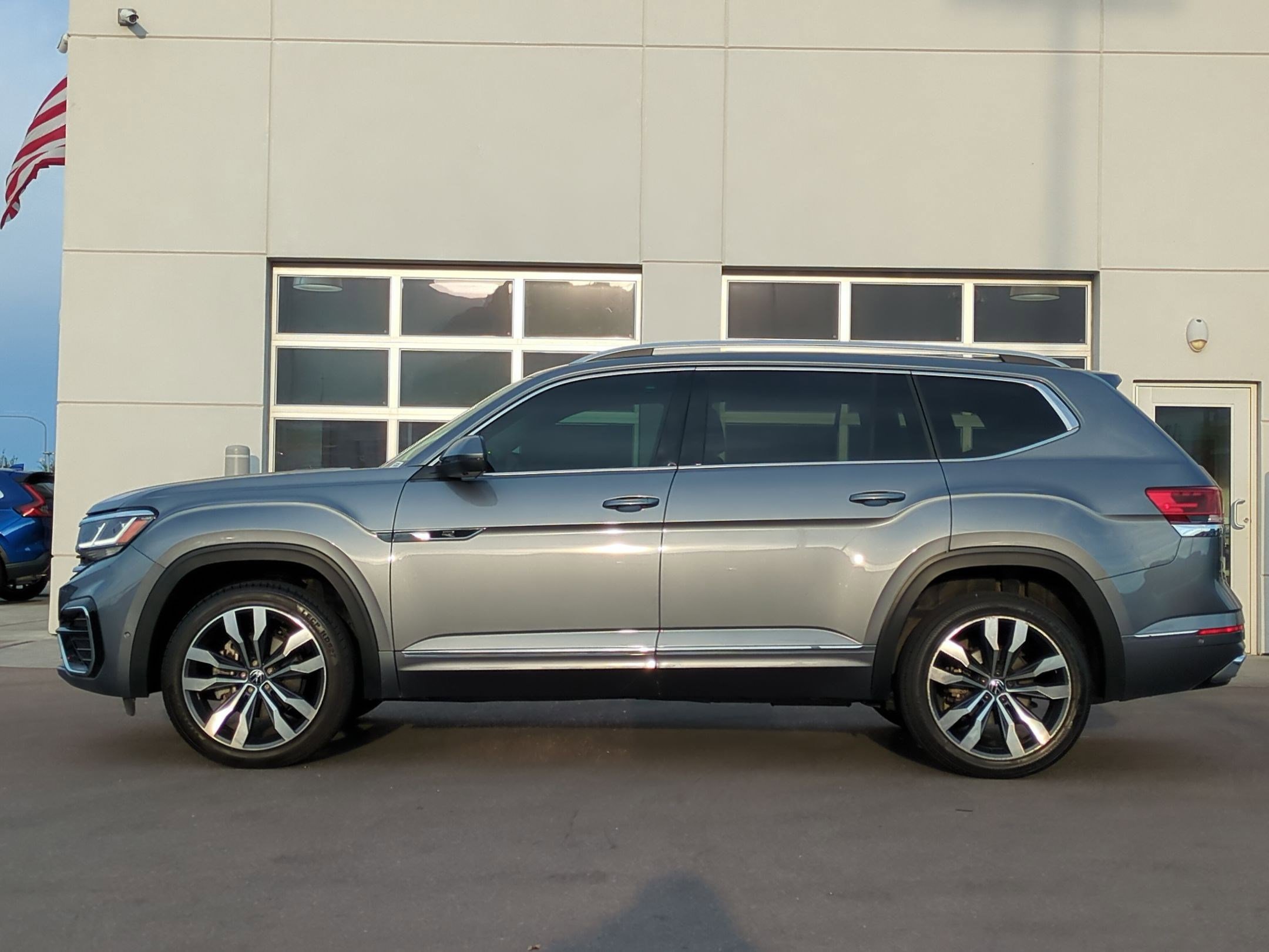 2021 Volkswagen Atlas V6 SEL Premium R-Line photo 4
