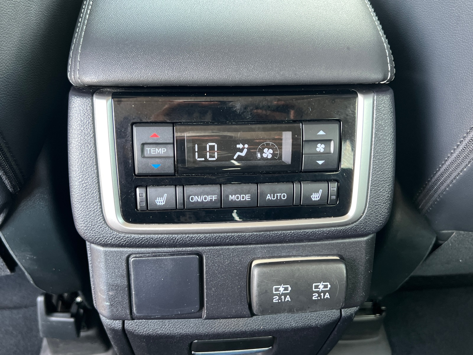 2021 Subaru Ascent Limited photo 17