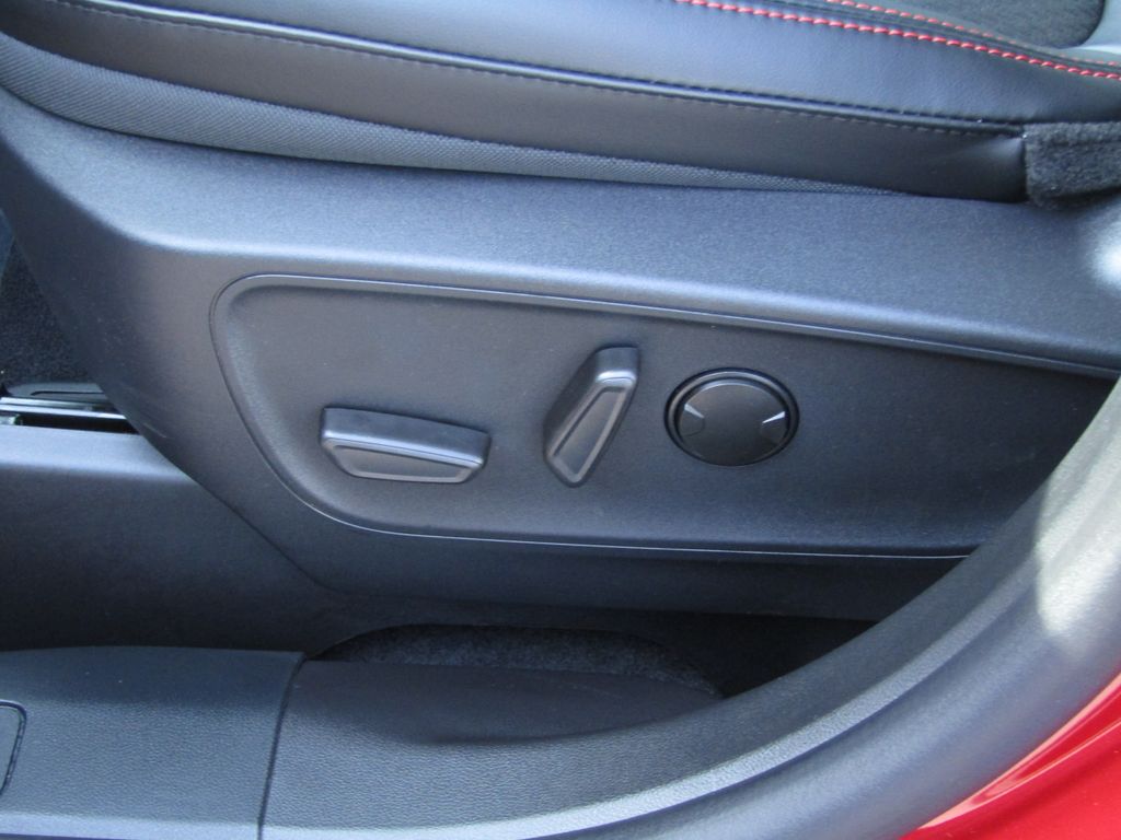 2025 Ford Escape ST-Line Select photo 13