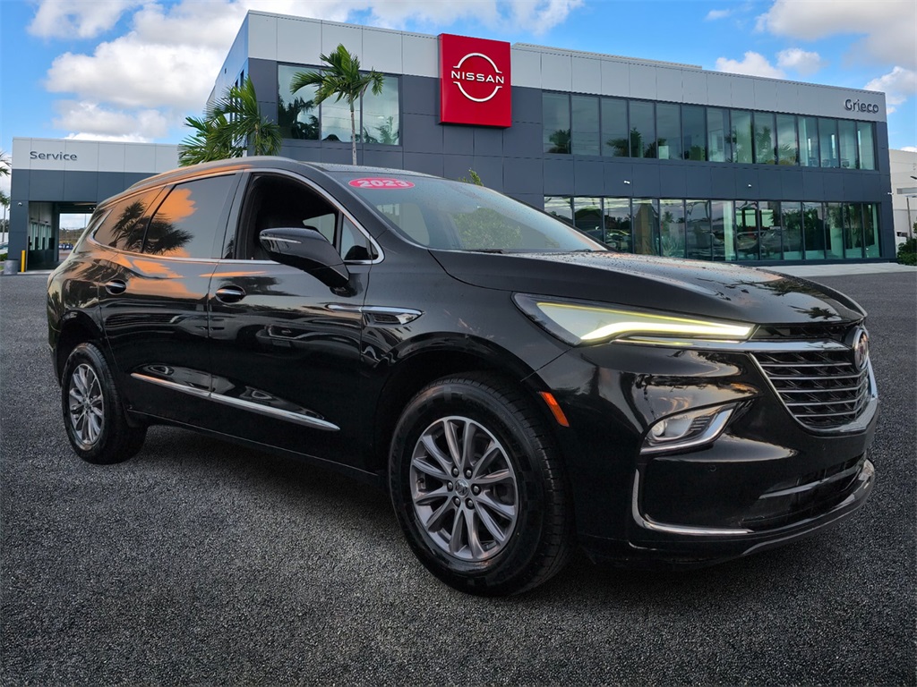 2023 Buick Enclave Essence's photo