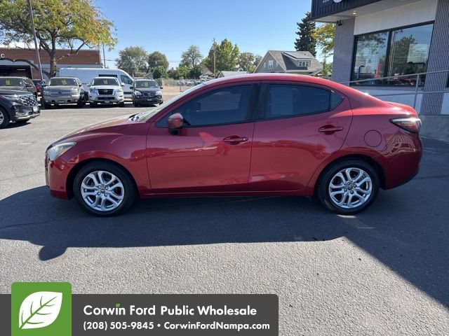 2017 Toyota Yaris iA Base photo 6