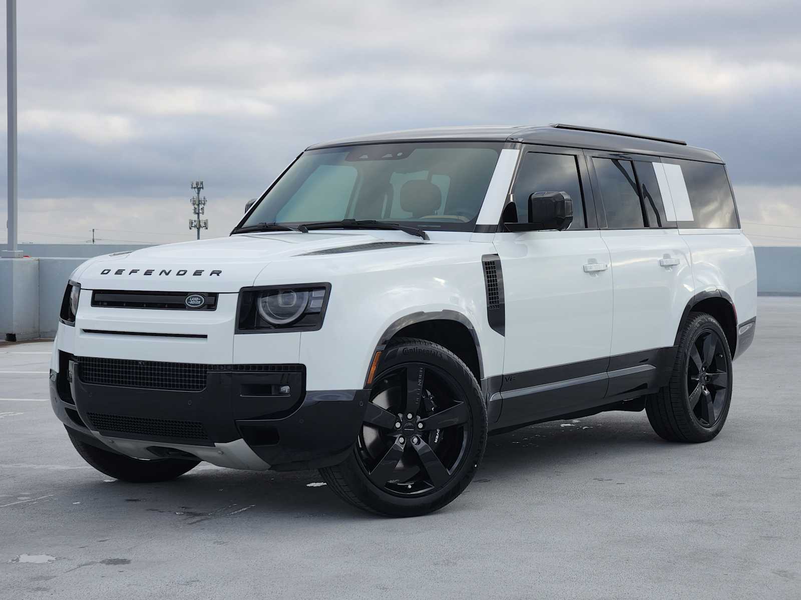 2026 Land Rover Defender V8's photo