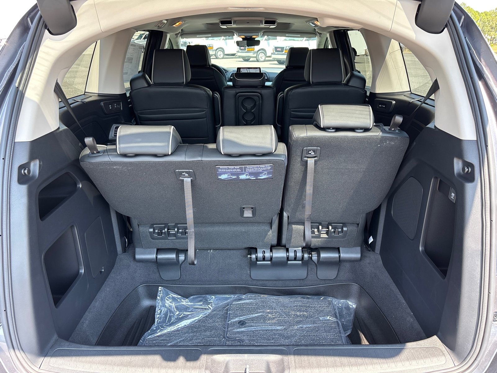 2026 Honda Odyssey Touring photo 37