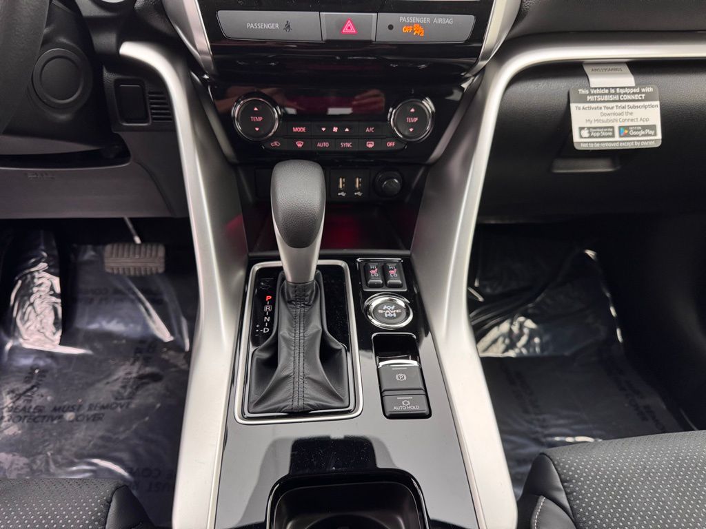 2025 Mitsubishi Eclipse Cross SE photo 18
