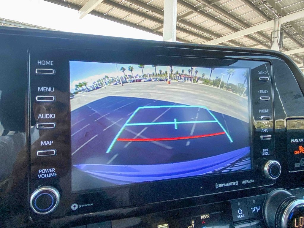 2022 Toyota Highlander XLE photo 23