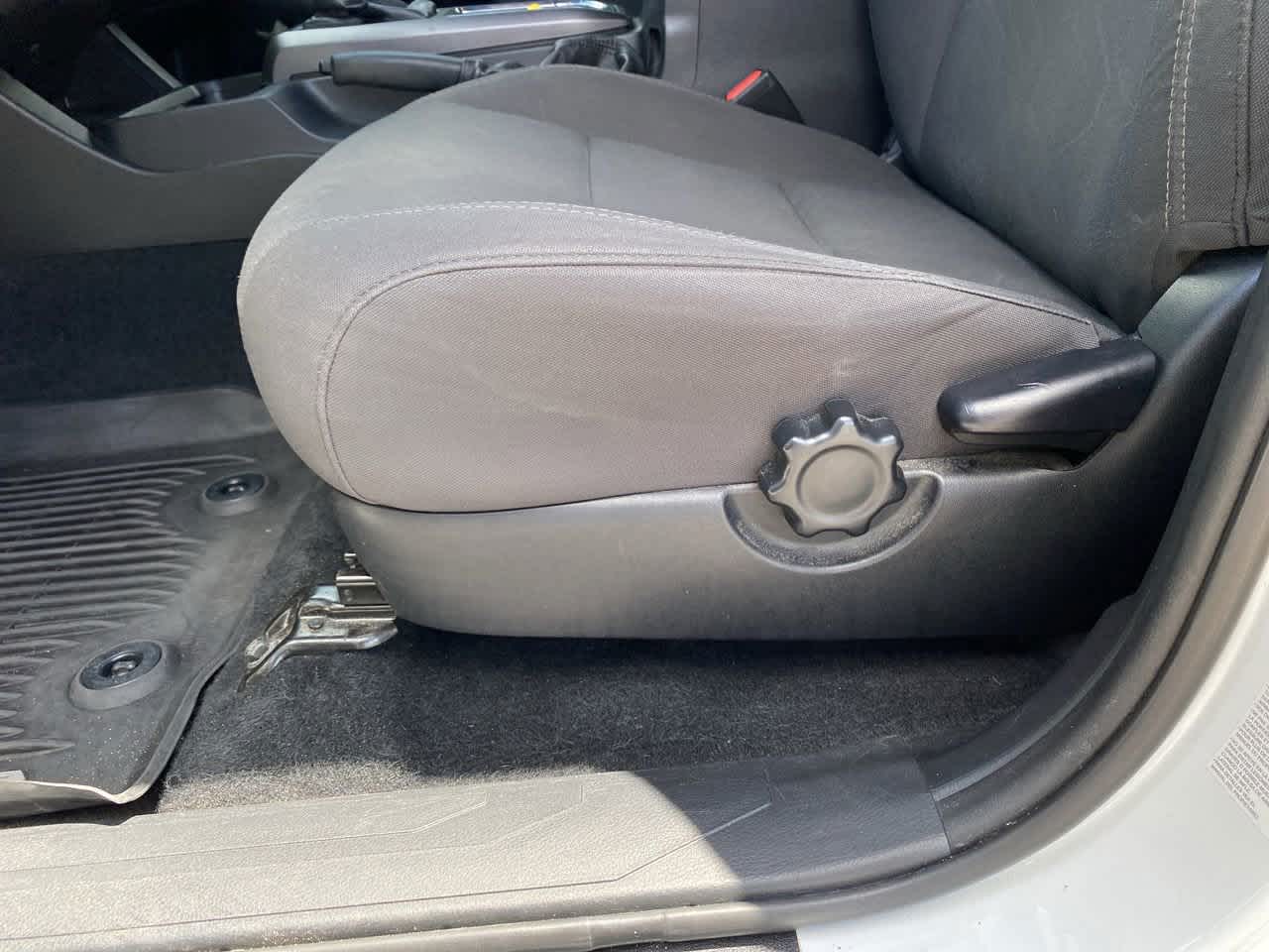 2019 Toyota Tacoma TRD Sport photo 13