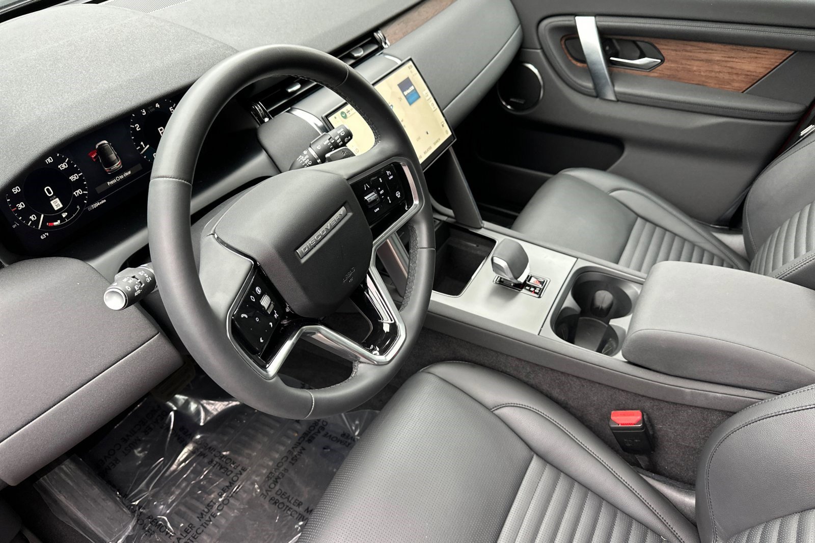 2024 Land Rover Discovery Sport S photo 4