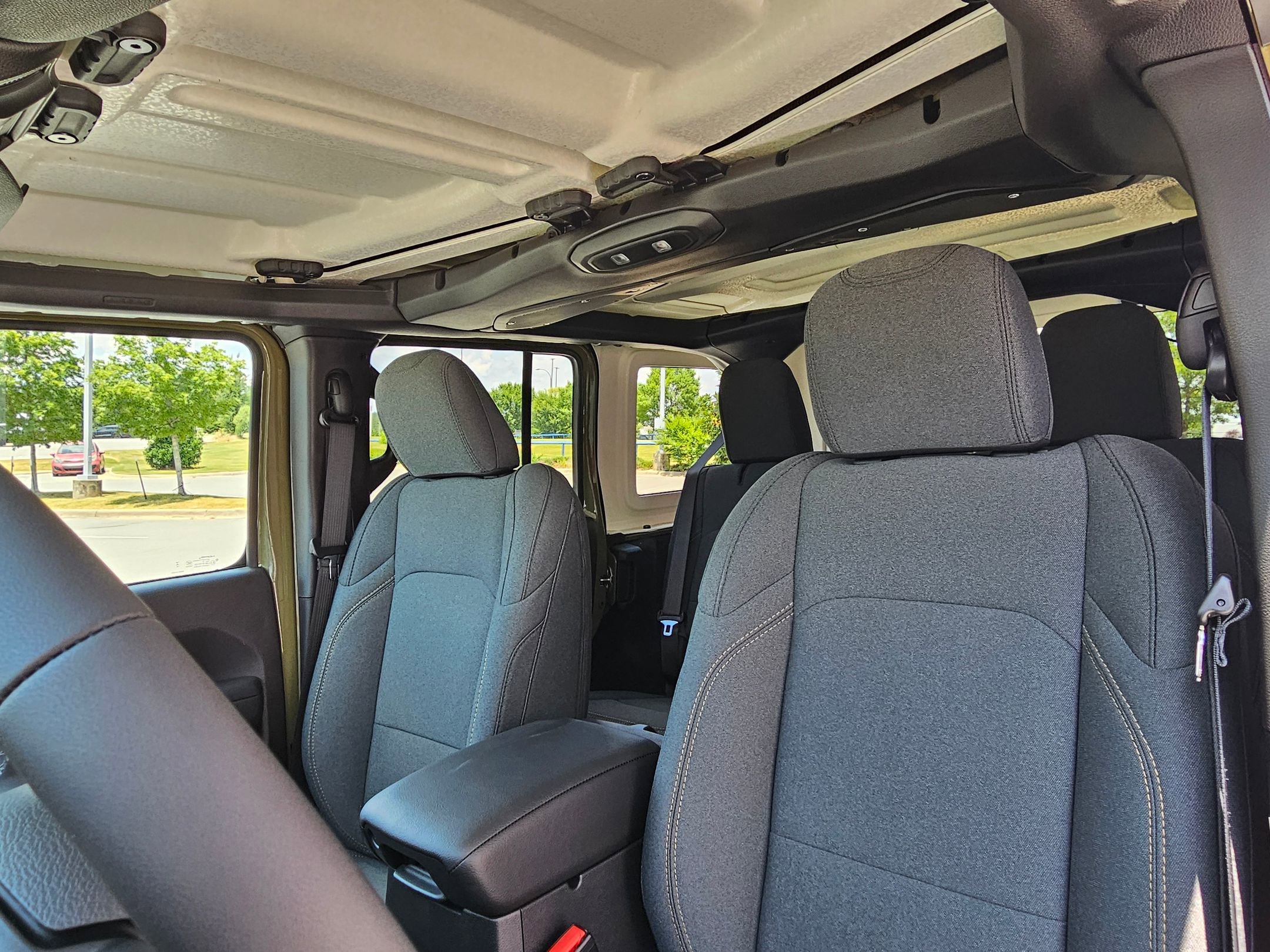 2025 Jeep Wrangler Sport S photo 21