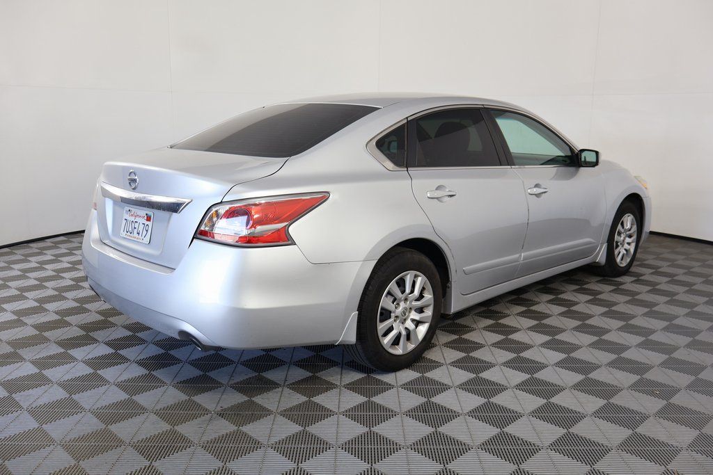2015 Nissan Altima 2.5 S photo 3