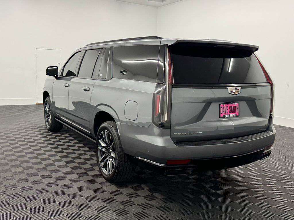 2021 Cadillac Escalade ESV Sport Platinum photo 3