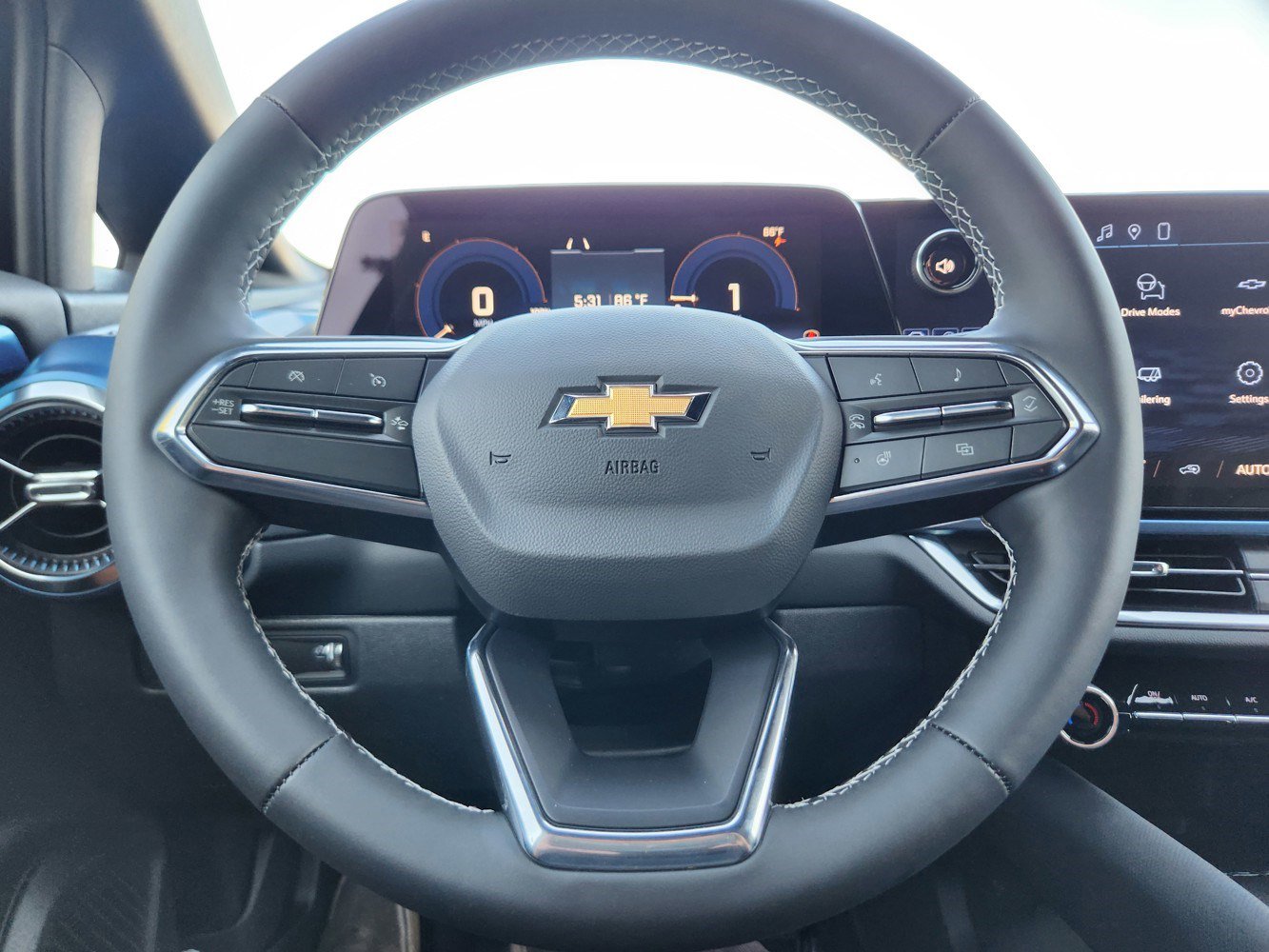 2026 Chevrolet Equinox EV 1LT photo 9