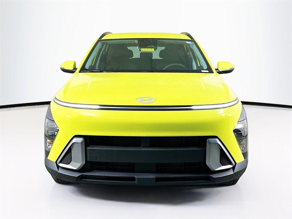 2025 Hyundai Kona SEL photo 2