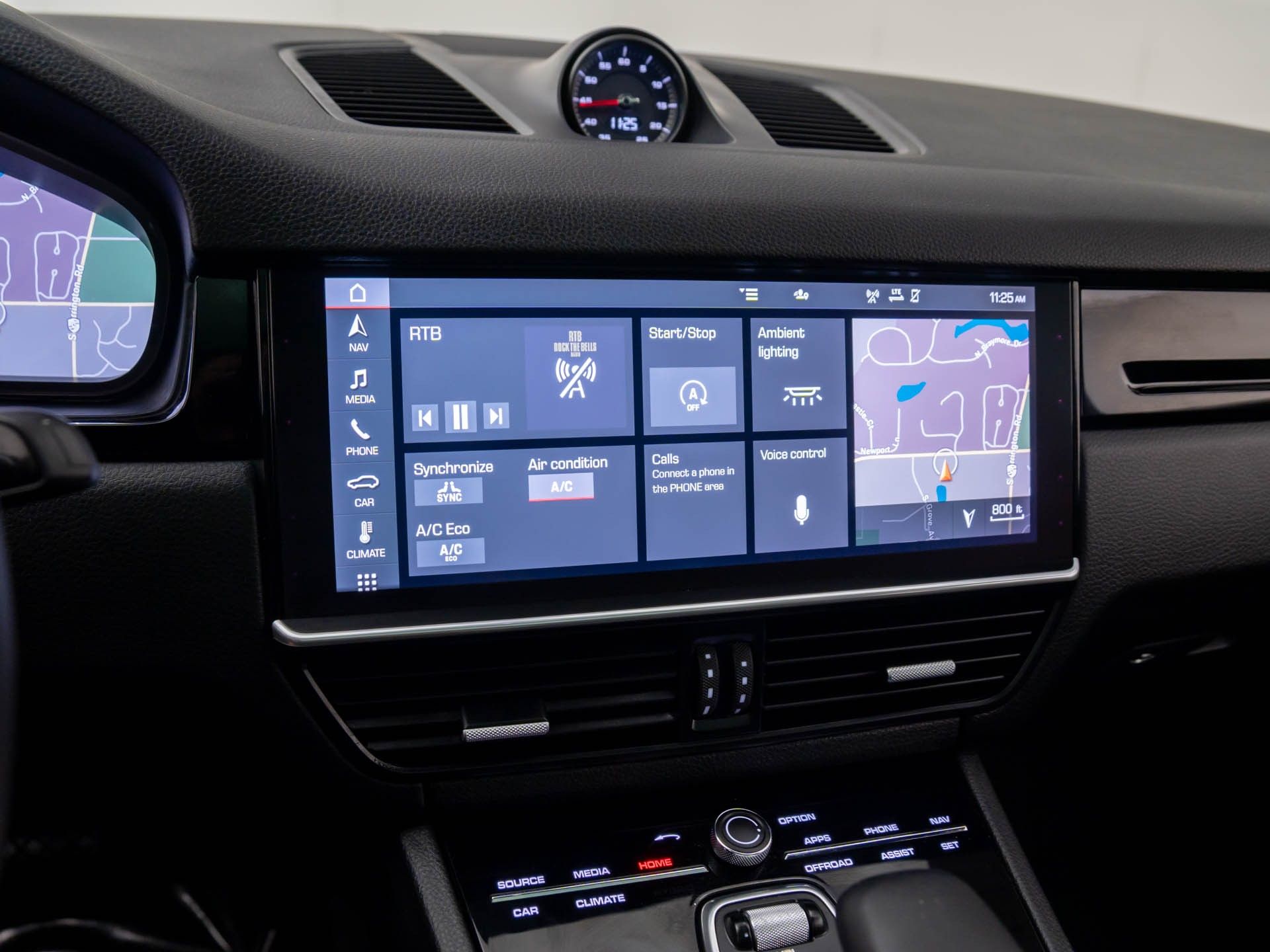 2021 Porsche Cayenne Coupe photo 22