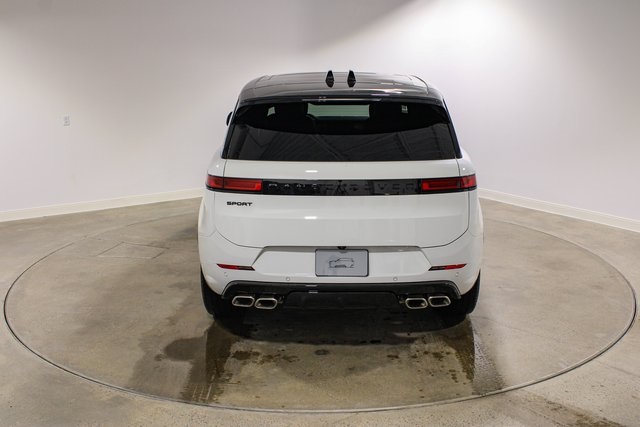 2025 Land Rover Range Rover Sport SE photo 3