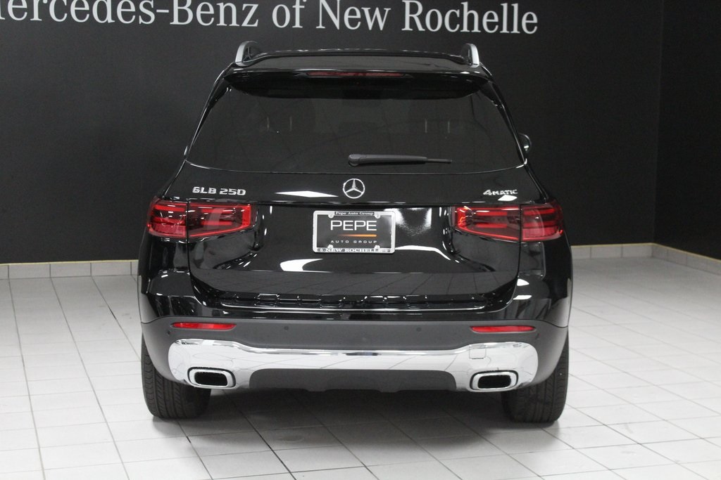 2025 Mercedes Benz GLB 250 4MATIC photo 4
