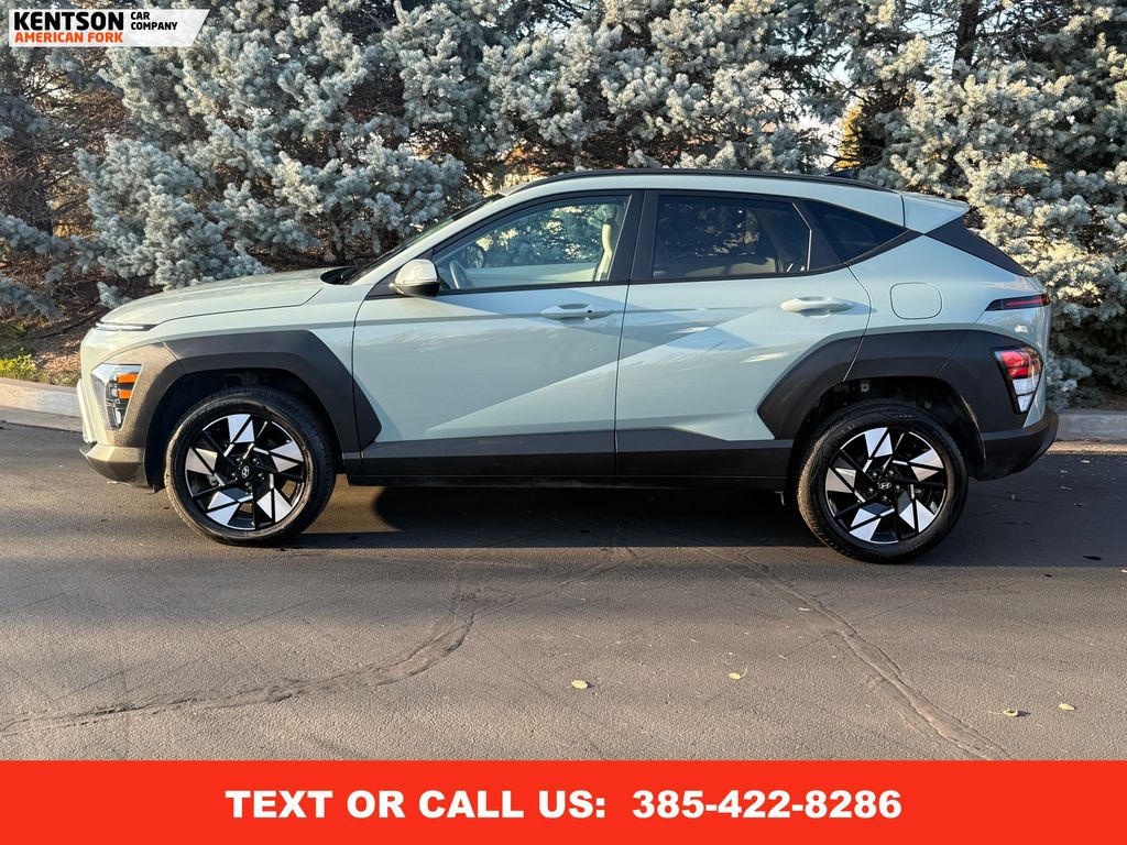 2025 Hyundai Kona SEL photo 4