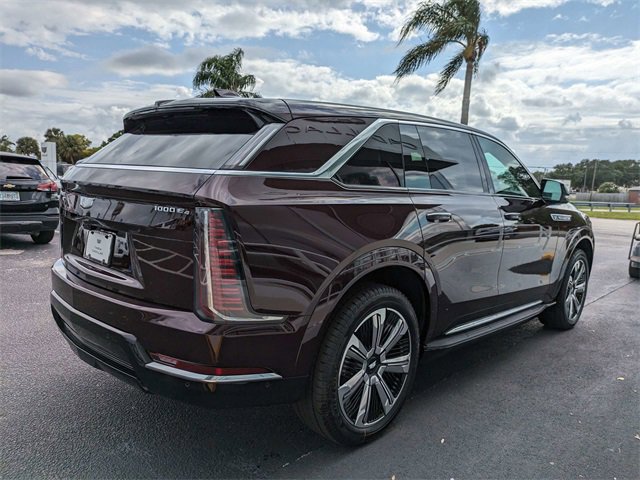 2025 Cadillac Escalade IQ Luxury photo 4