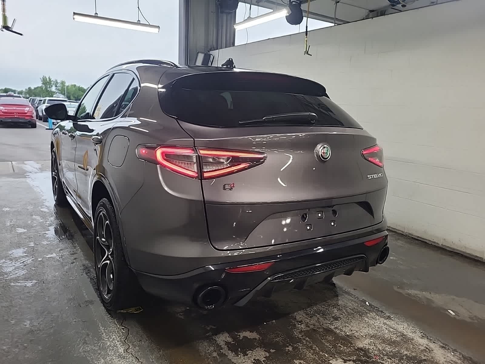 2024 Alfa Romeo Stelvio Tributo Italiano photo 2