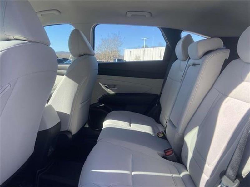 2025 Hyundai Tucson SE photo 7