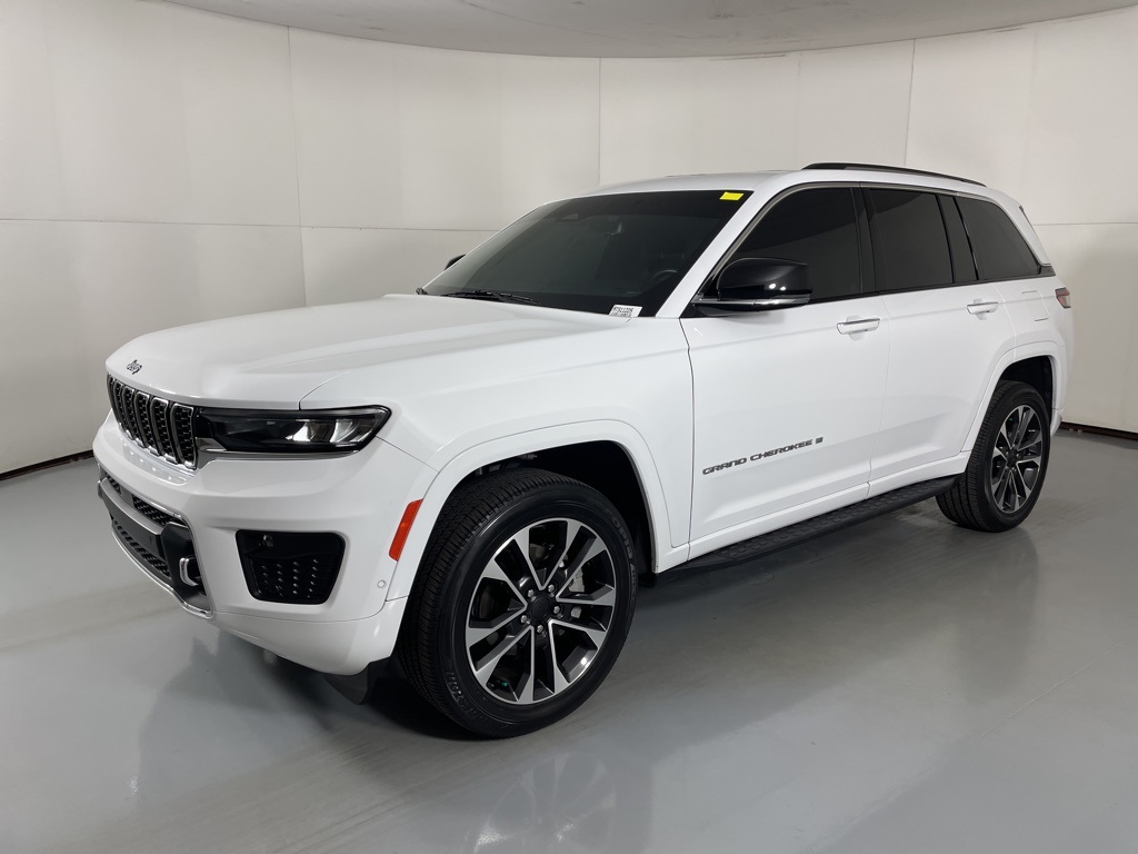 2022 Jeep Grand Cherokee Overland photo 3