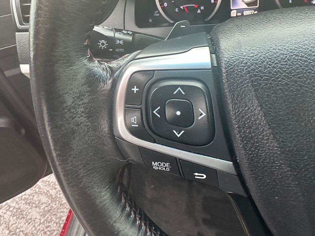 2017 Toyota Camry SE photo 17