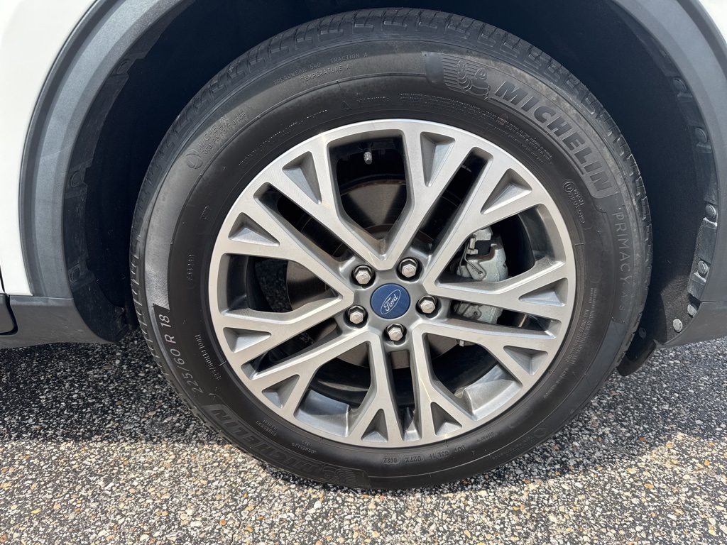 2022 Ford Escape SEL photo 19