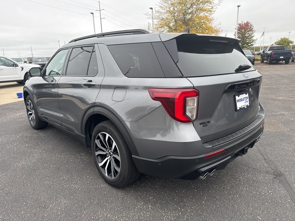 2021 Ford Explorer ST photo 4