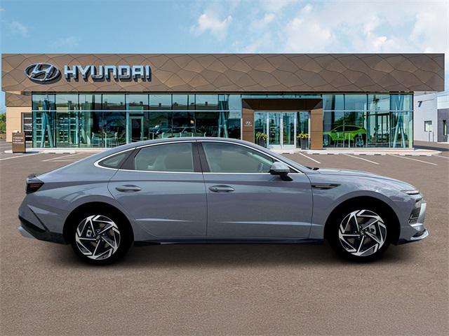 2026 Hyundai Sonata SEL Sport photo 4
