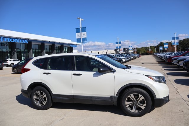 2017 Honda CR-V LX photo 2