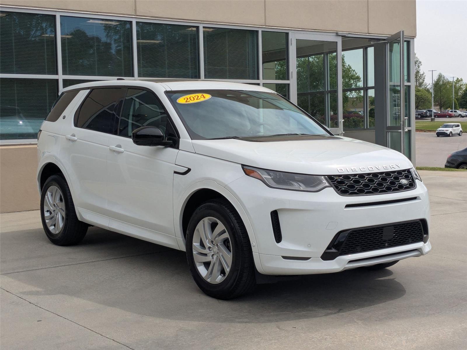 2024 Land Rover Discovery Sport S photo 3