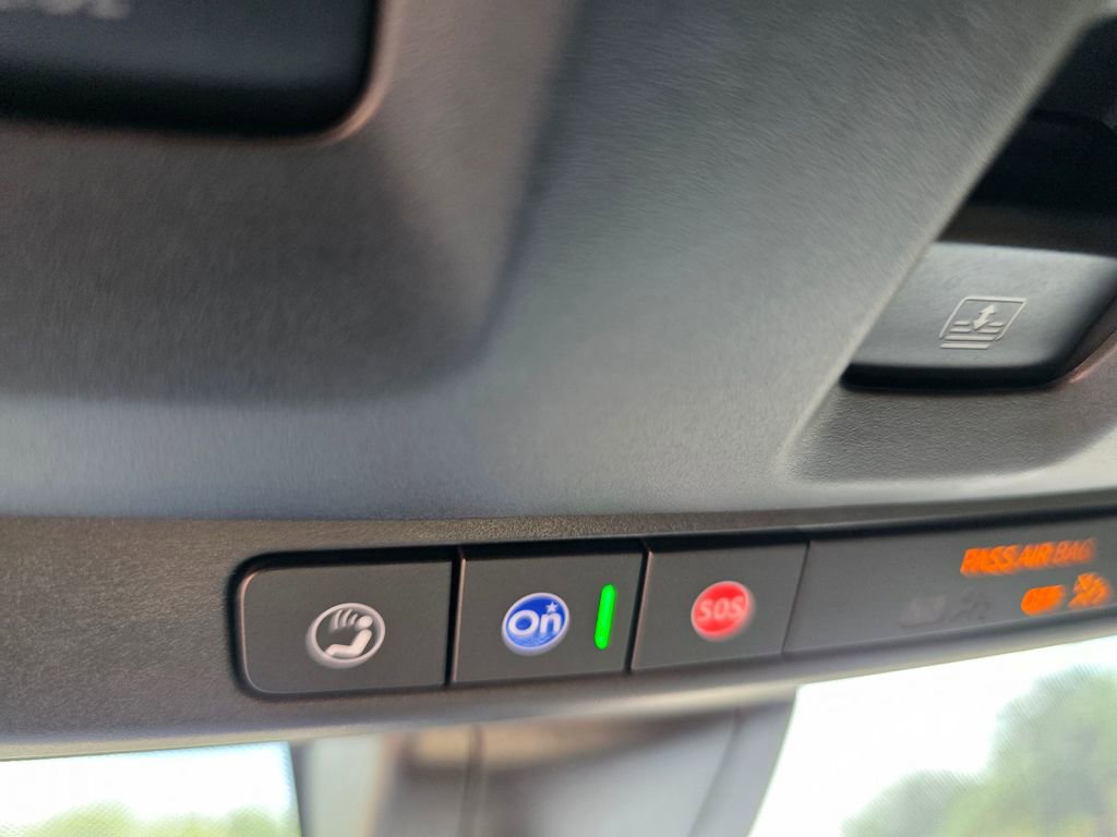 2022 Chevrolet Suburban High Country photo 21