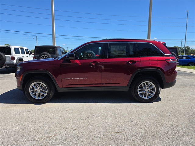 2025 Jeep Grand Cherokee Laredo X photo 2