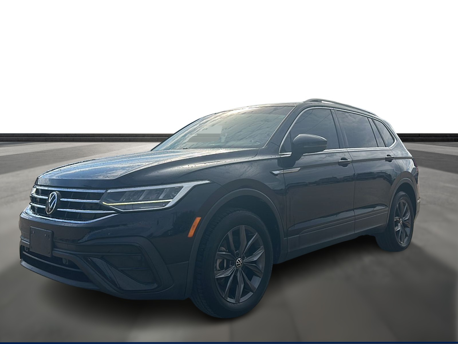 2023 Volkswagen Tiguan SE's photo