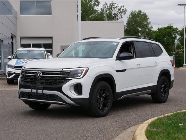 2025 Volkswagen Atlas Peak Edition SE photo 4