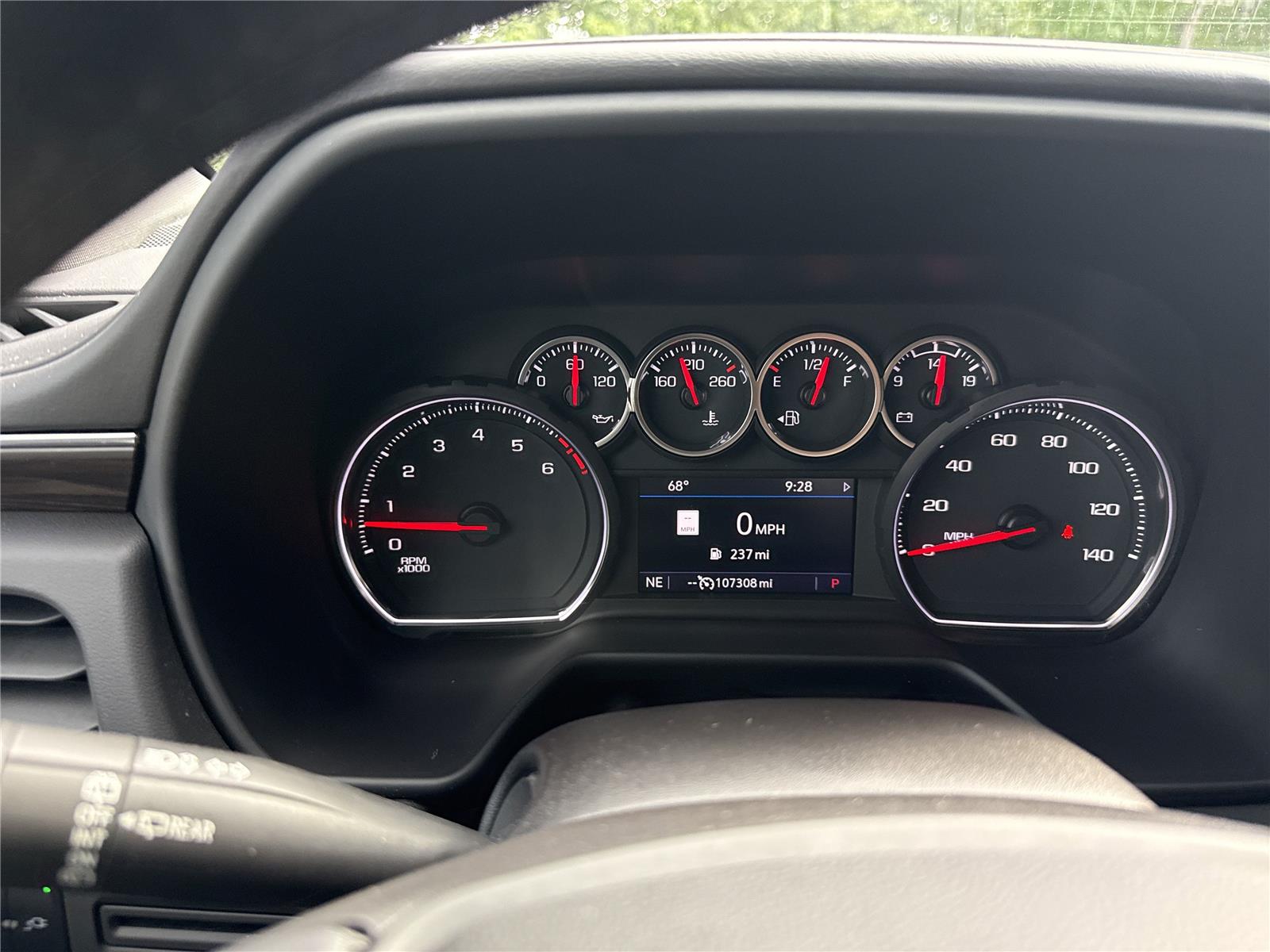 2021 Chevrolet Suburban 1500 LT photo 11
