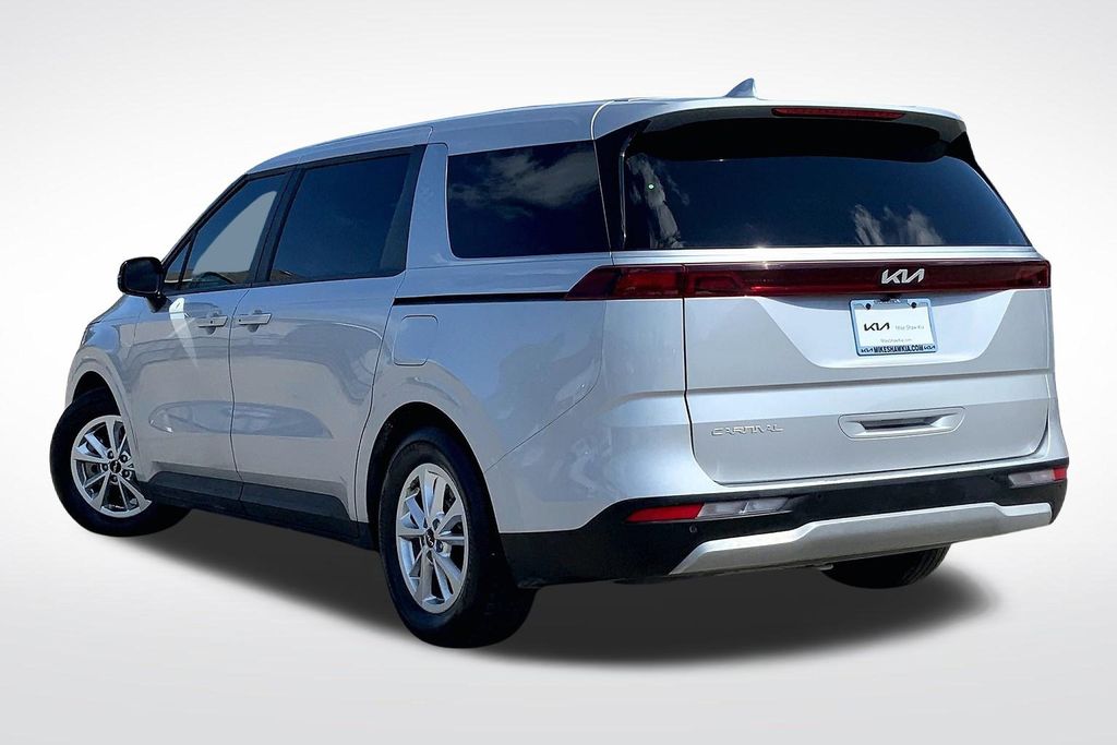 2023 Kia Carnival LX photo 7