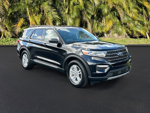 2023 Ford Explorer XLT photo 2