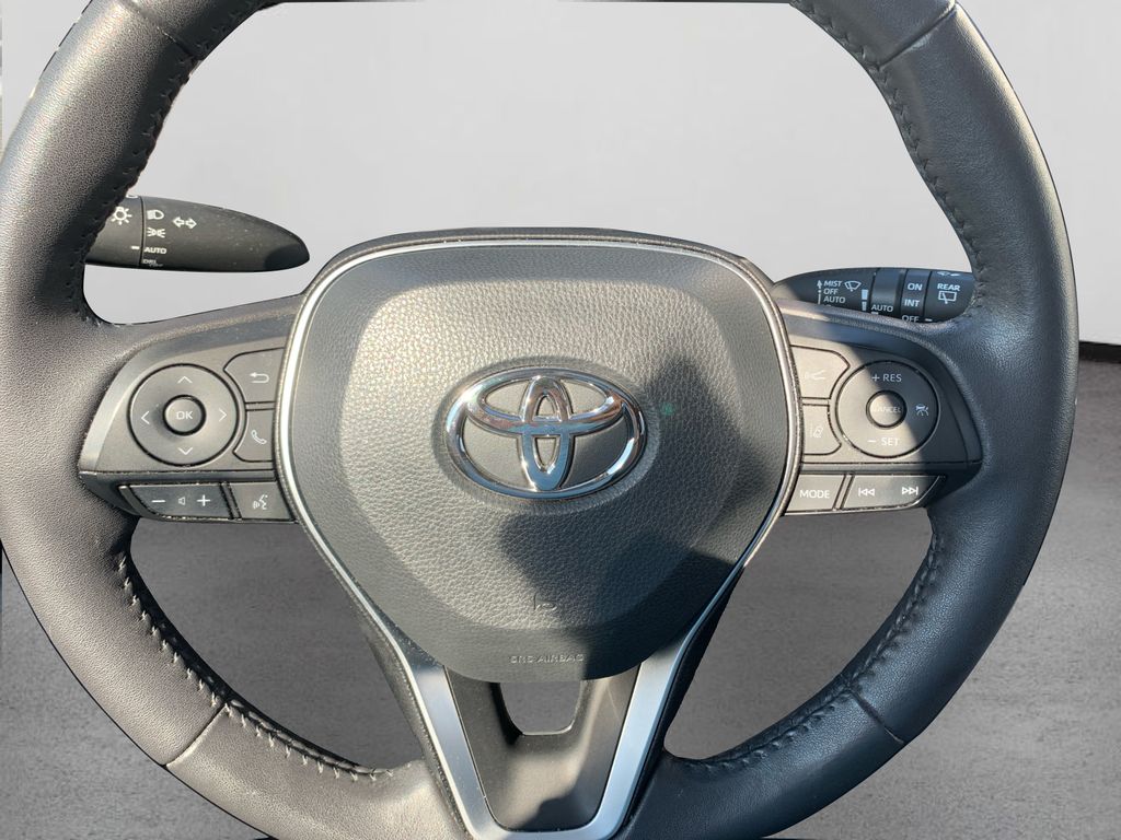 2022 Toyota RAV4 XLE photo 22