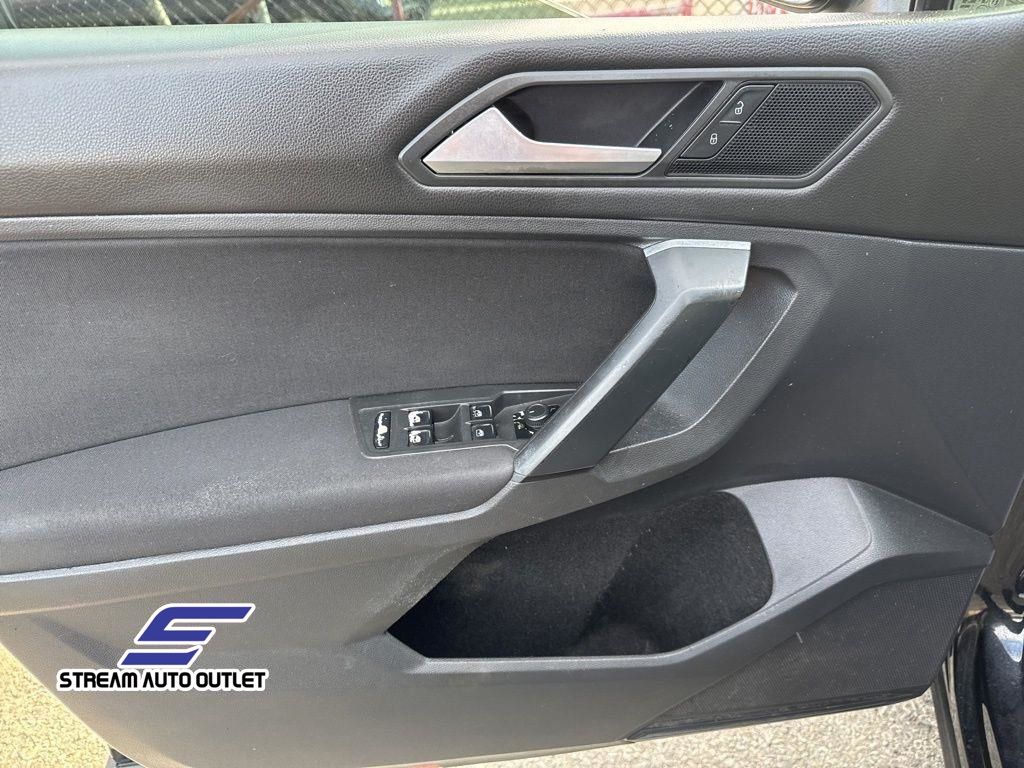 2019 Volkswagen Tiguan S photo 10