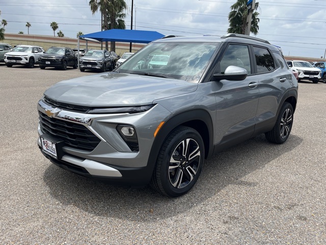 2025 Chevrolet Trailblazer LT photo 3