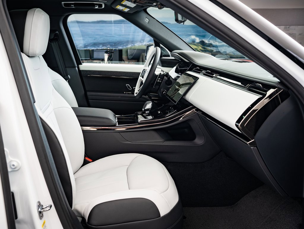 2025 Land Rover Range Rover Sport SE photo 21